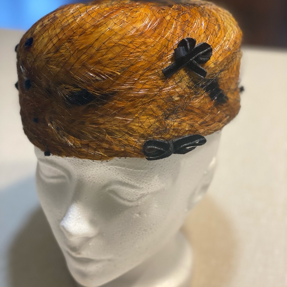Ladies vintage feather pill box style hat